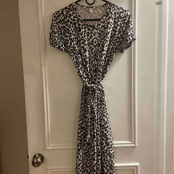 Adorable midi leapoard print dress - Picture 2 of 6